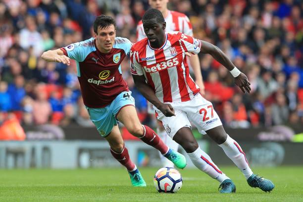 一场葬礼中 一场葬礼中